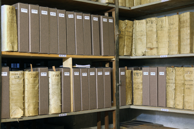COULISSES DES ARCHIVES 
VISITE D’UN MAGASIN DE CONSERVATION