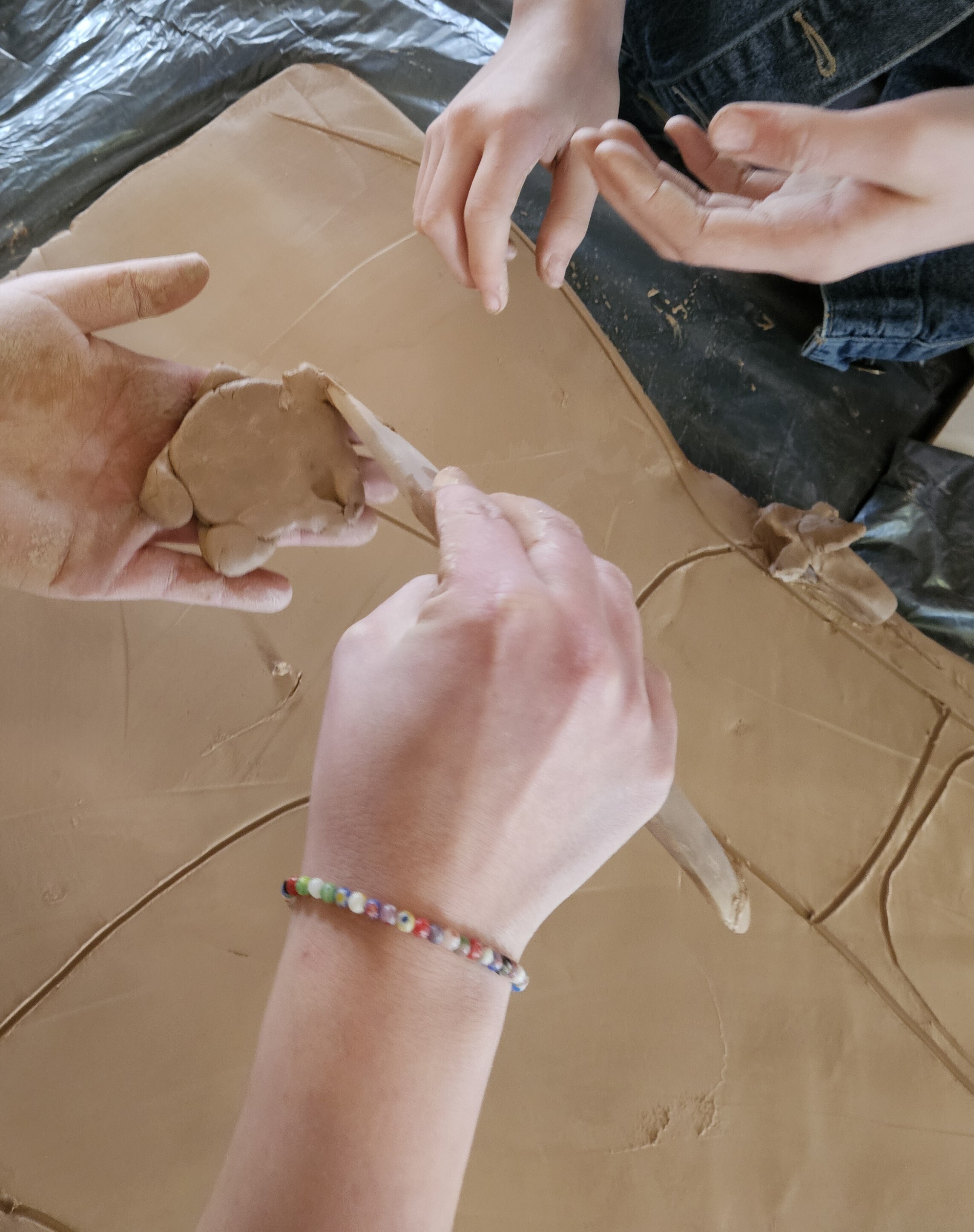 OPEN ÉCOMUSÉE | Argile et potée bretonne, atelier de modelage avec Jade