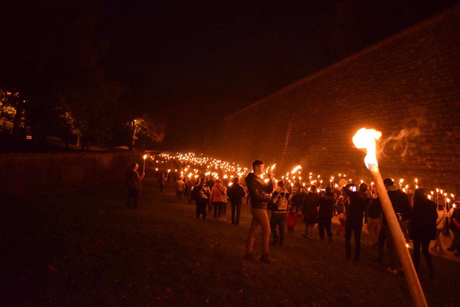 Visite théâtralisée aux flambeaux dans les remparts