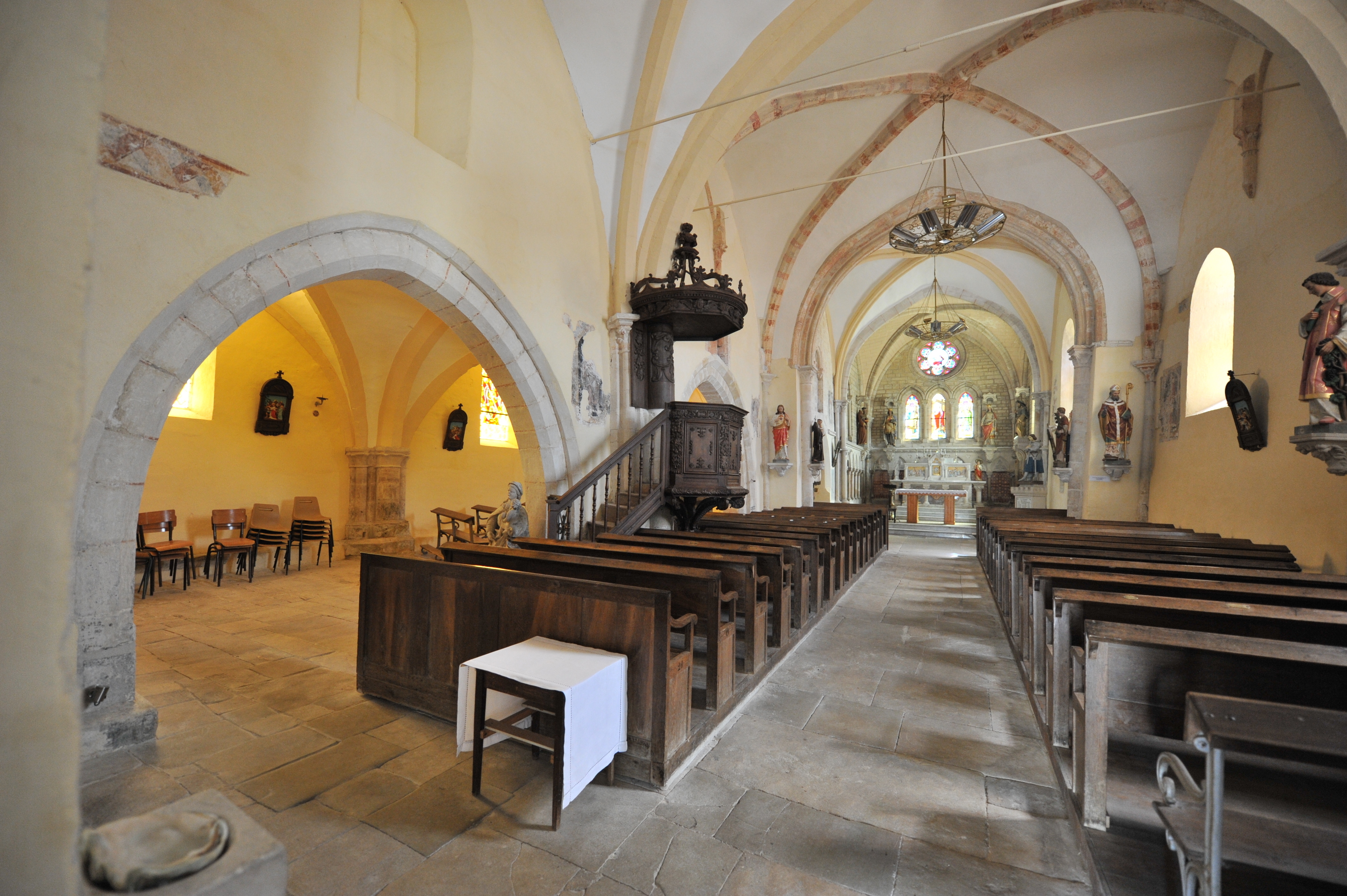 Découverte d'une église du XIIe siècle et de ses peintures murales