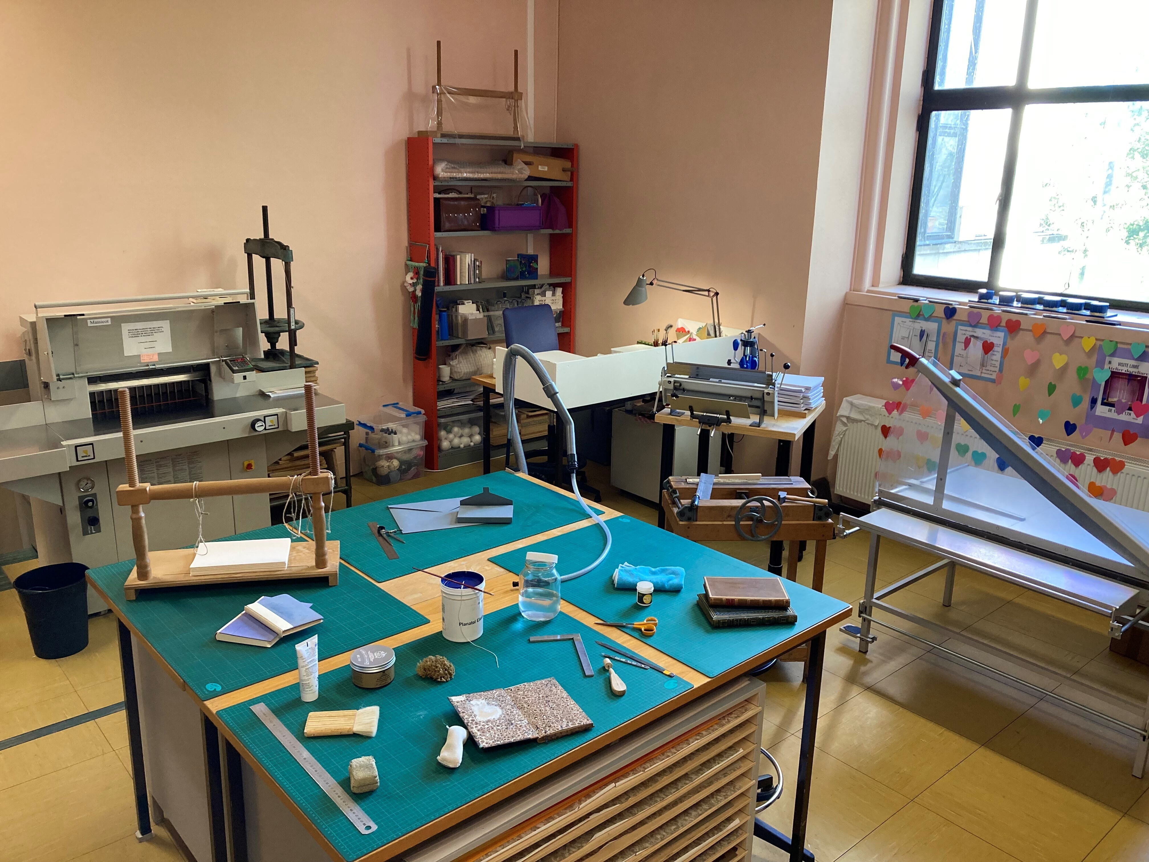 Visite de l'atelier de reliure
