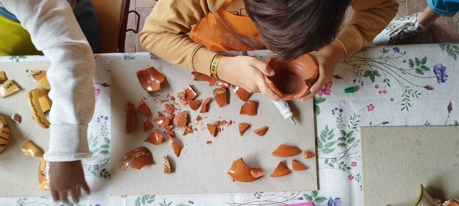 Atelier restauration de céramique "Viens casser et restaurer ta poterie"