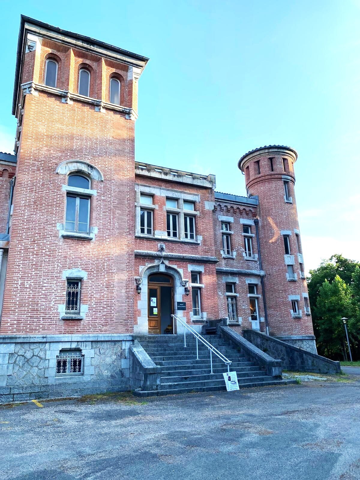 Visite guidée et commentée du château de Rozès (St-Lizier)