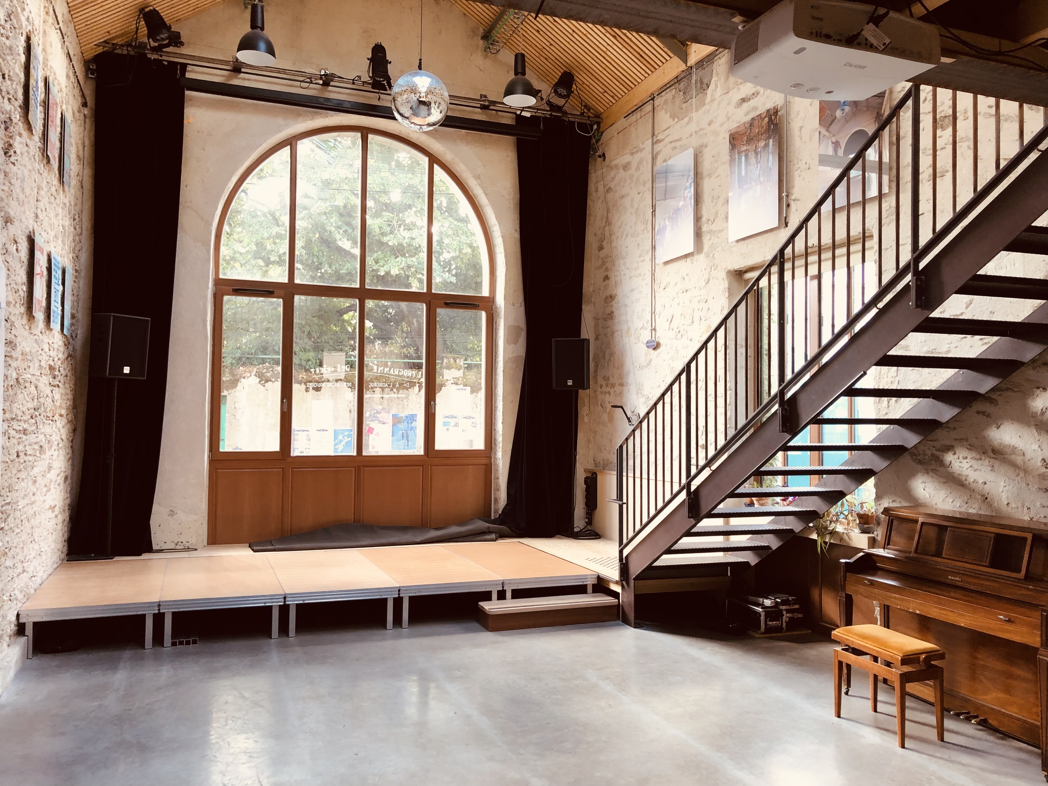 Visite commentée de l'Auberge les Bains Douches agrémentée de chansons populaires et contes
