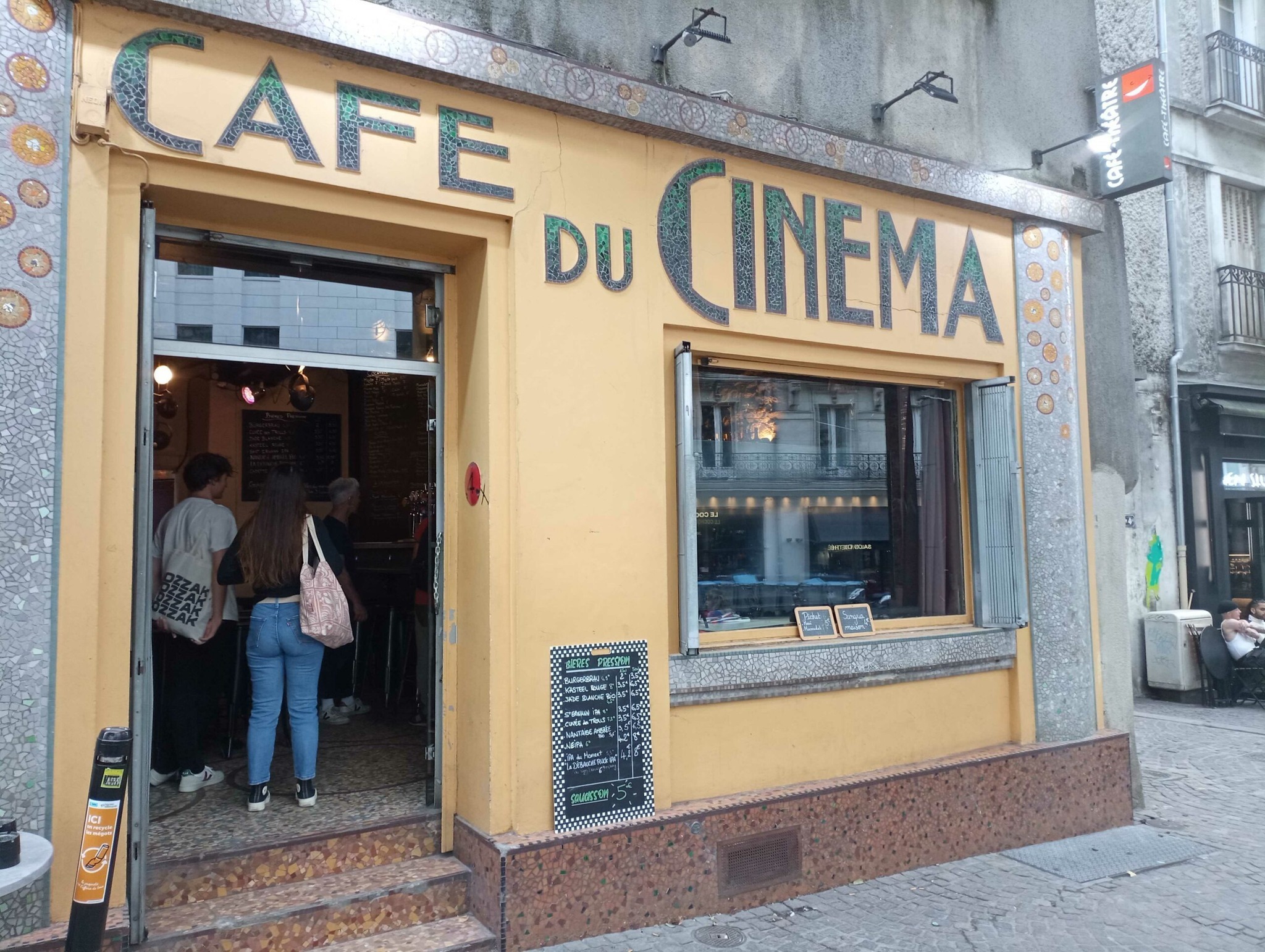 CAFÉ DU CINÉMA
