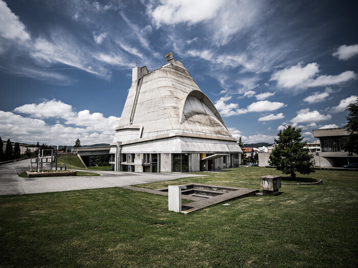 Église Saint-Pierre de Le Corbusier