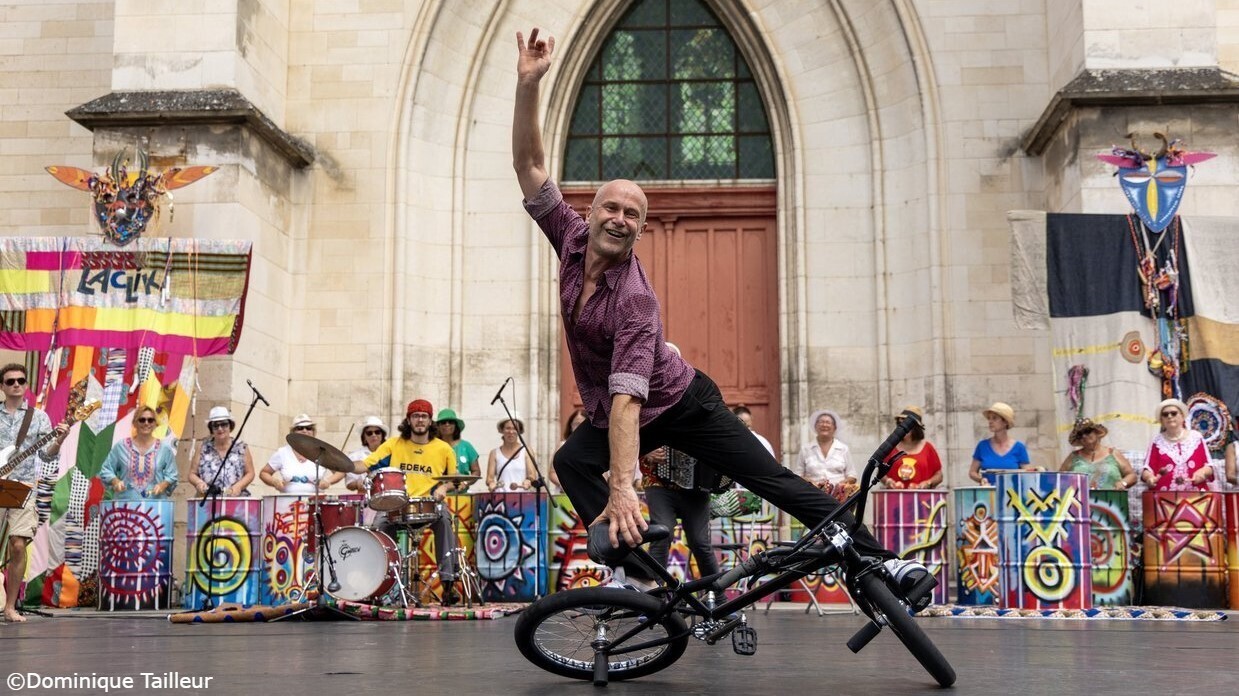 Friandises velicyclopédiques - Vincent Warin - Compagnie 3.6/3.4 et La
Banda de Chez Kantins