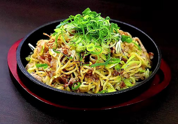 Cours de cuisine - yakisoba salé aux oignons vert