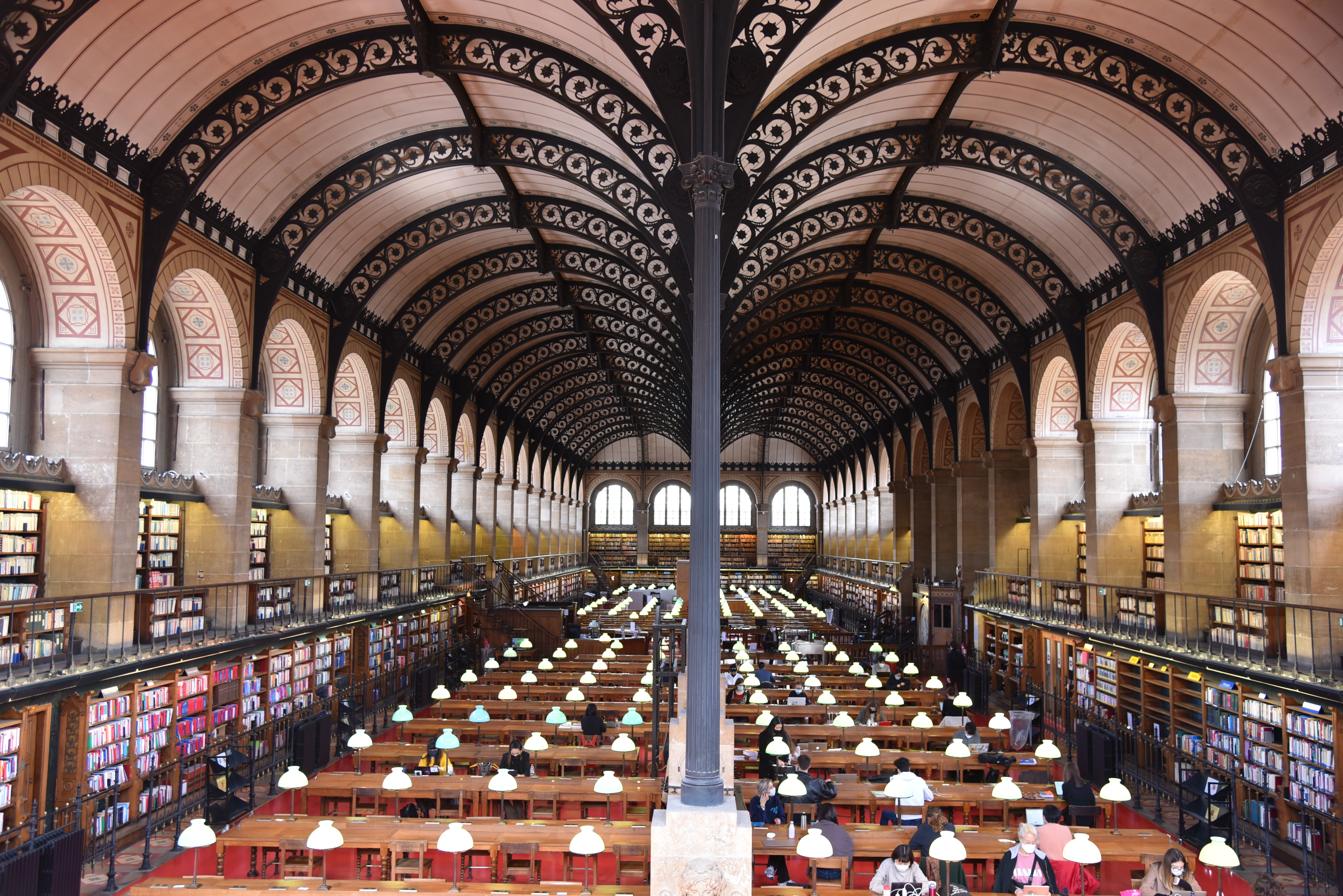 Découvrez la bibliothèque Sainte-Geneviève