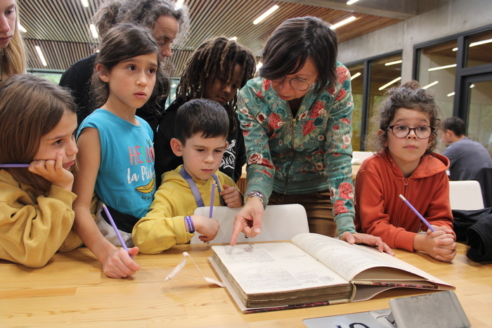 Dans les coulisses des Archives : visite guidée spéciales familles