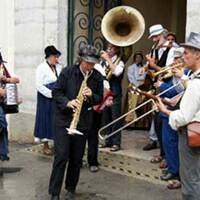 les fanfarons mettent le son