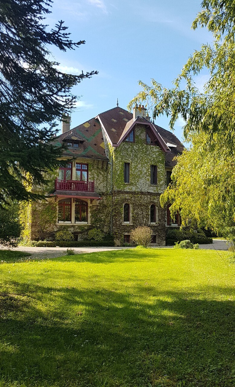 Découverte de la villa Le Chardenois et de son parc arboré.