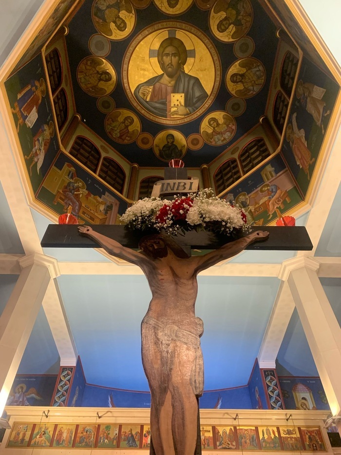 Visitez une Église d'architecture byzantine du XXe siècle, fresque d’origine byzantine, icônes byzantines.