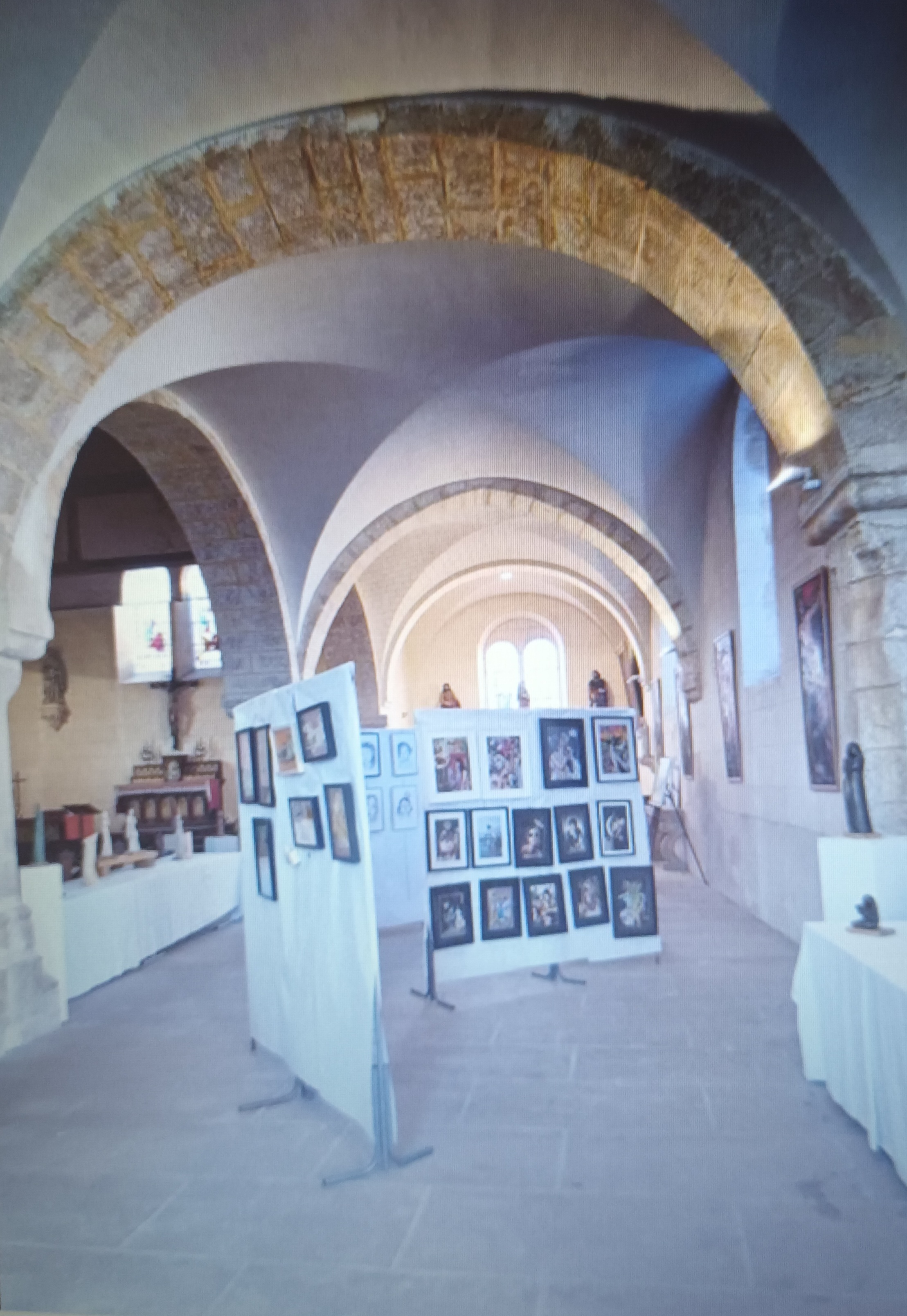 Expo d'art à l'église de Moriers