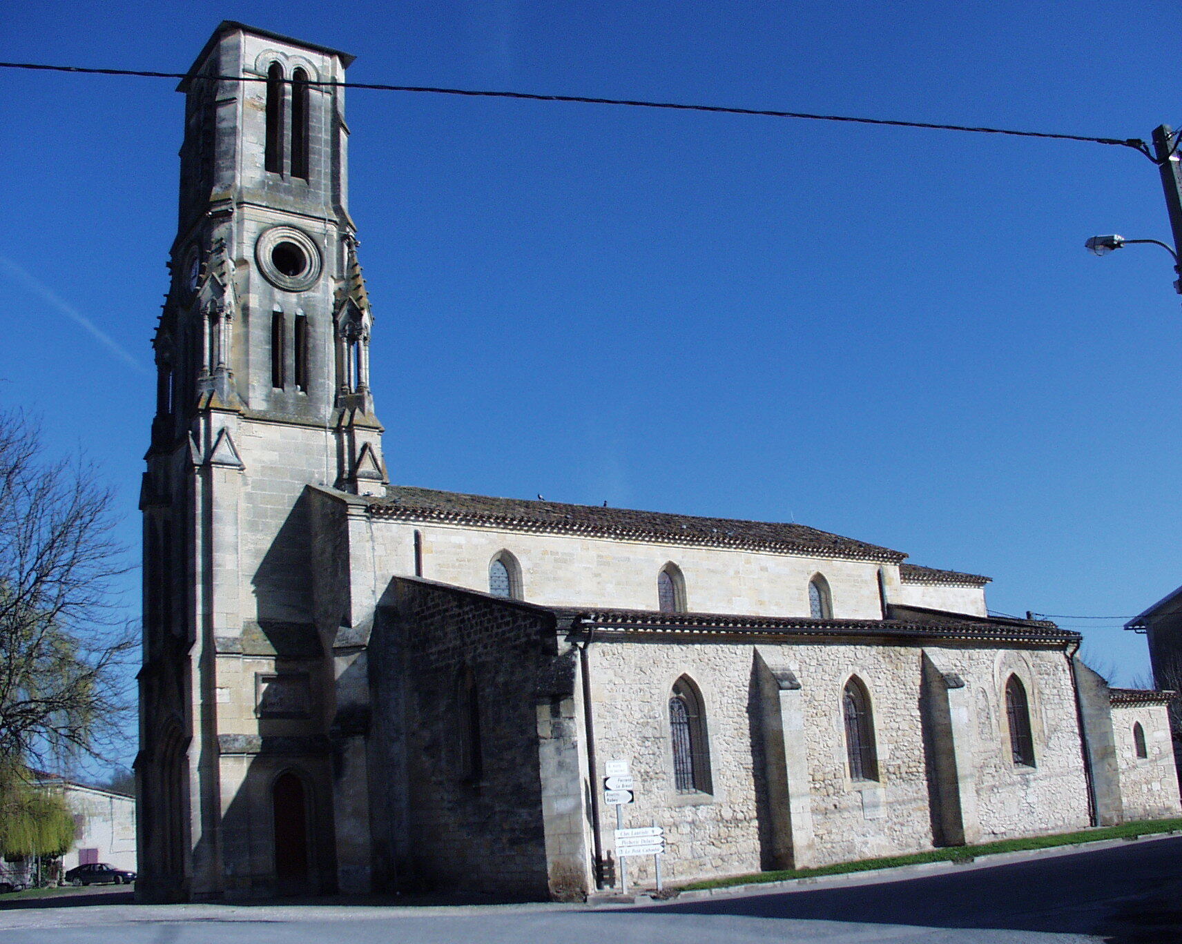 Viste libre de l'église