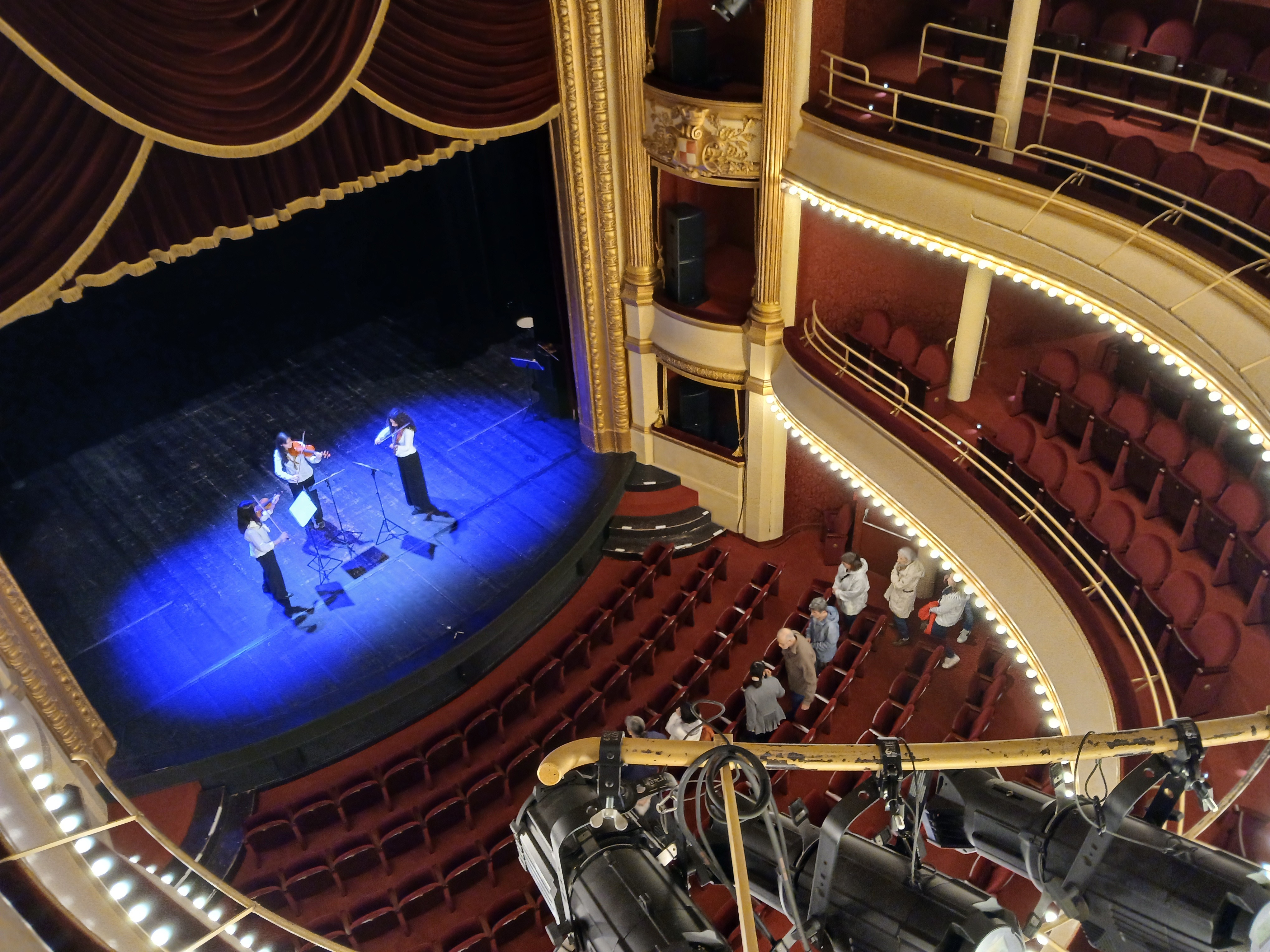 [Visite guidée] Suivez le guide dans les coulisses d'un théâtre à l'italienne du XIXe siècle