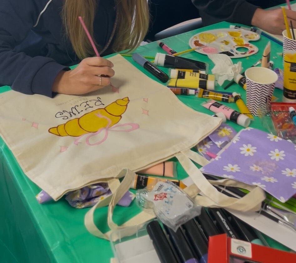 Atelier peinture sur tote bag
