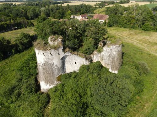 Visite des ruines du château-fort de Bommiers