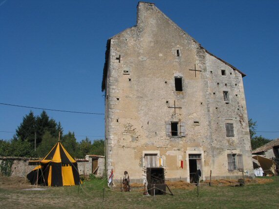 ✨ Découvrez les trésors du Logis médiéval de Tessé lors d'une visite guidée exceptionnelle