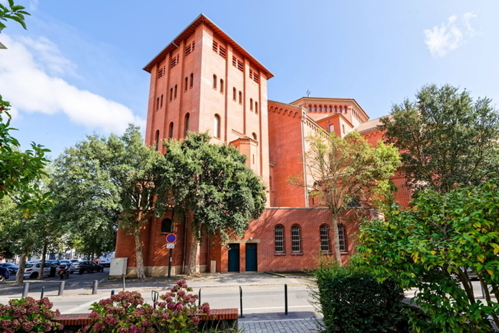 L’église Sainte Thérèse de fond en comble