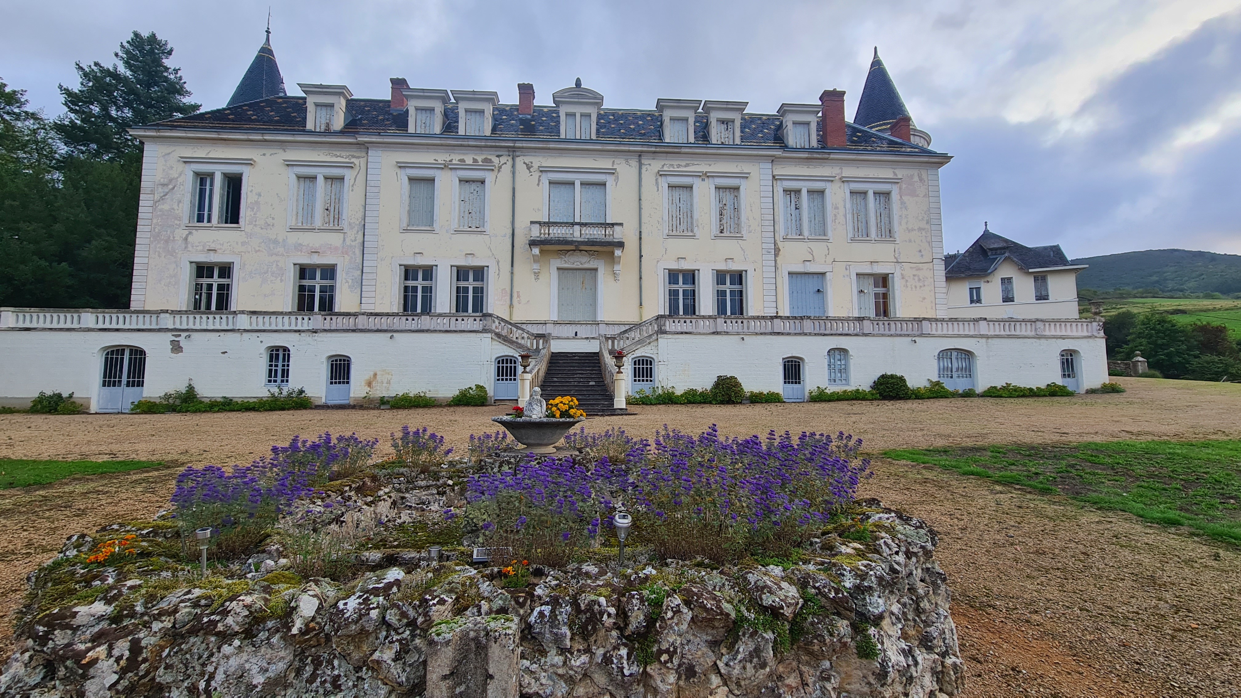 Visite guidée du Château des Ardillats et d'une exposition temporaire de 4 artistes peintres ou sculpteurs