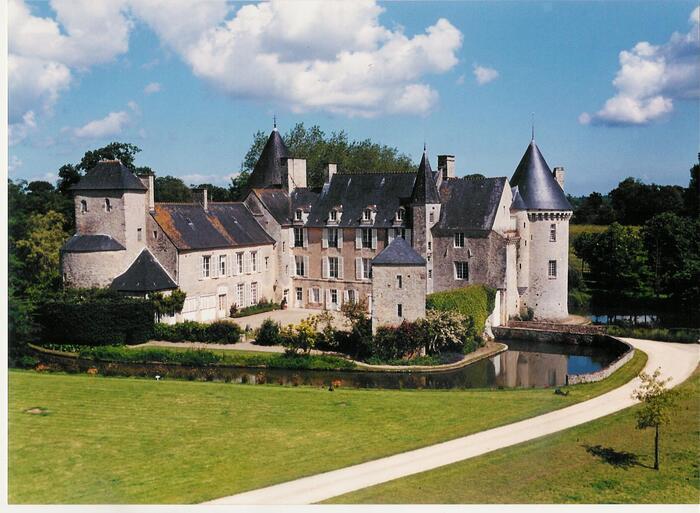 Visite guidée : 1000 ans d'histoire au château de Colombières