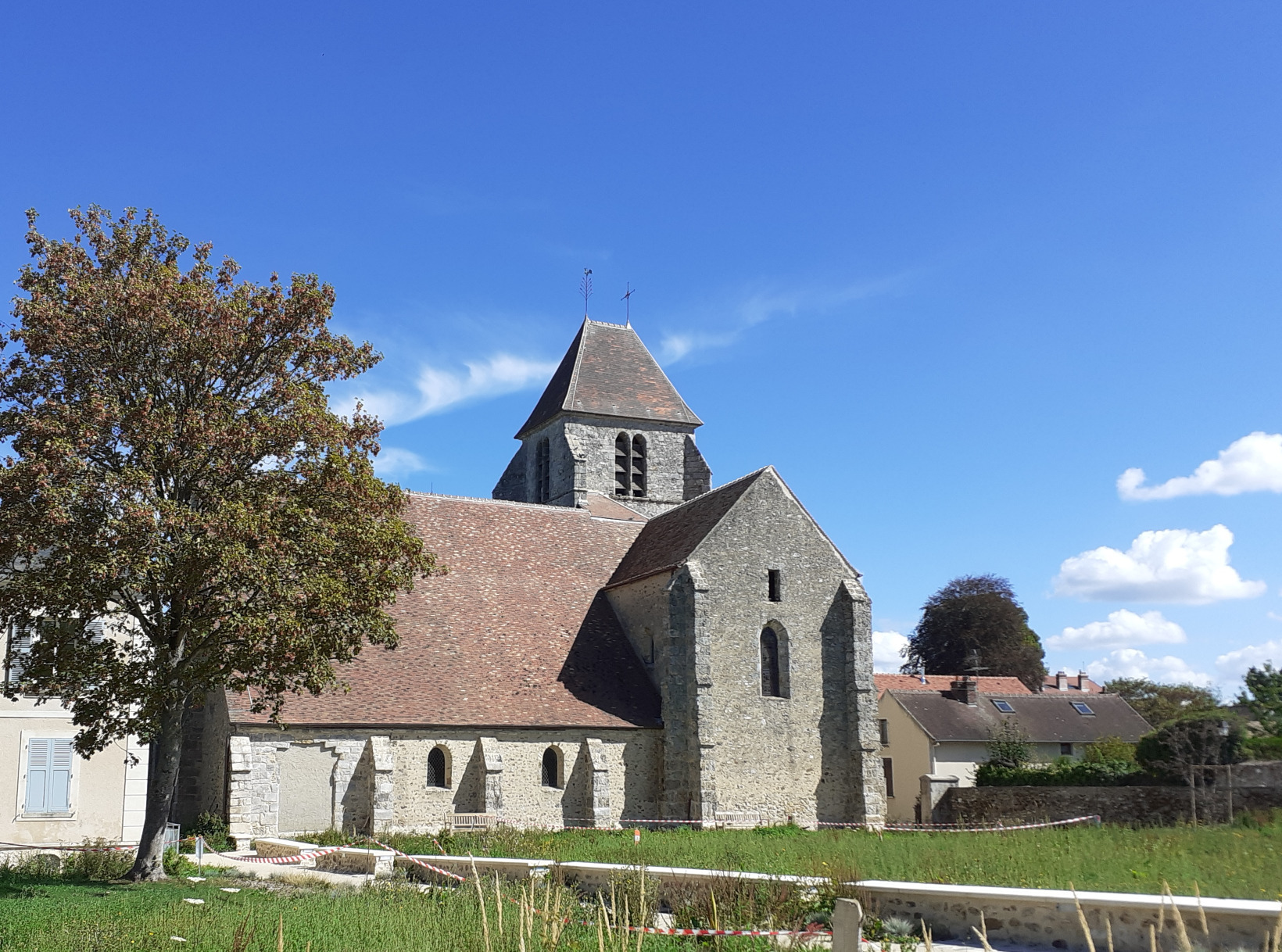Visite de l'église avec feuillets et audioguides téléphone portable
