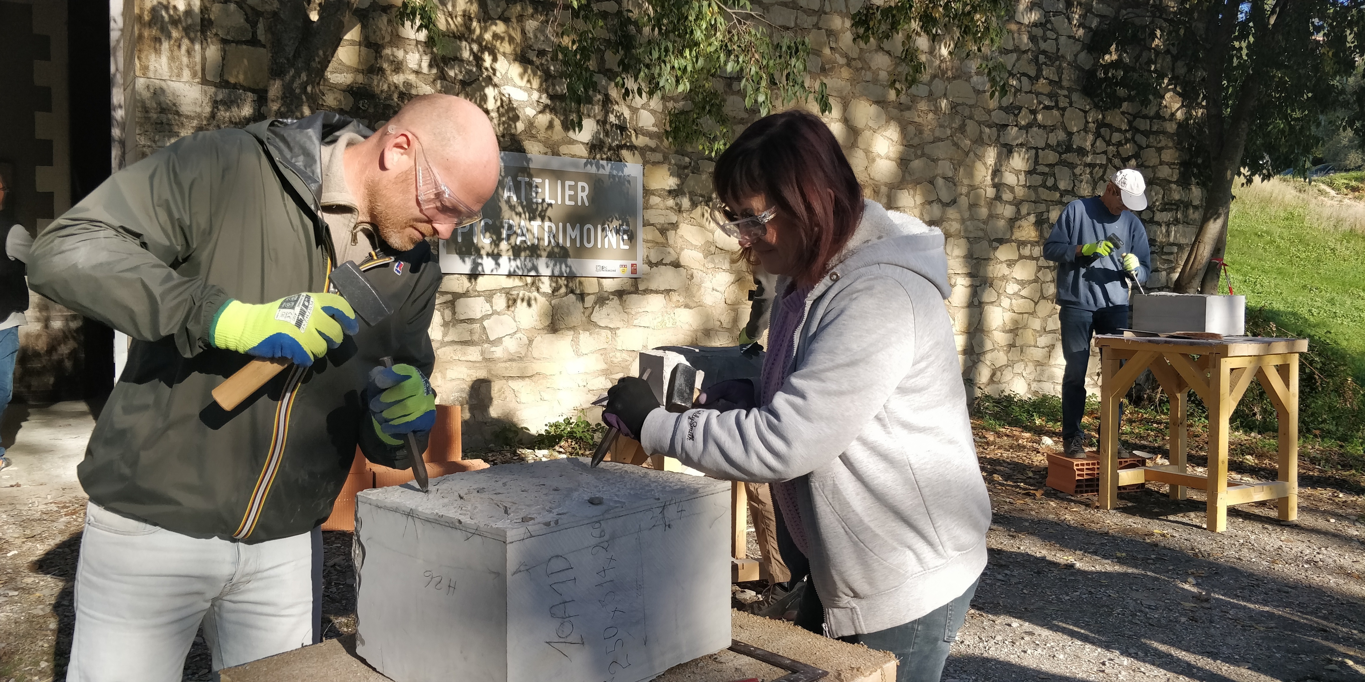 Démonstrations de taille de pierre