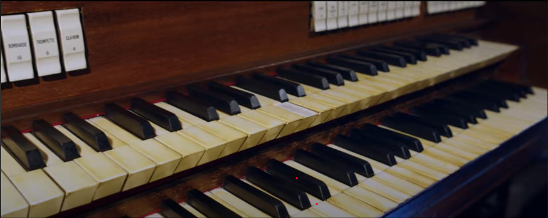 Visite de l'orgue de Sainte-Odile : le destin peu banal d'un orgue entre cinéma et salon mondain