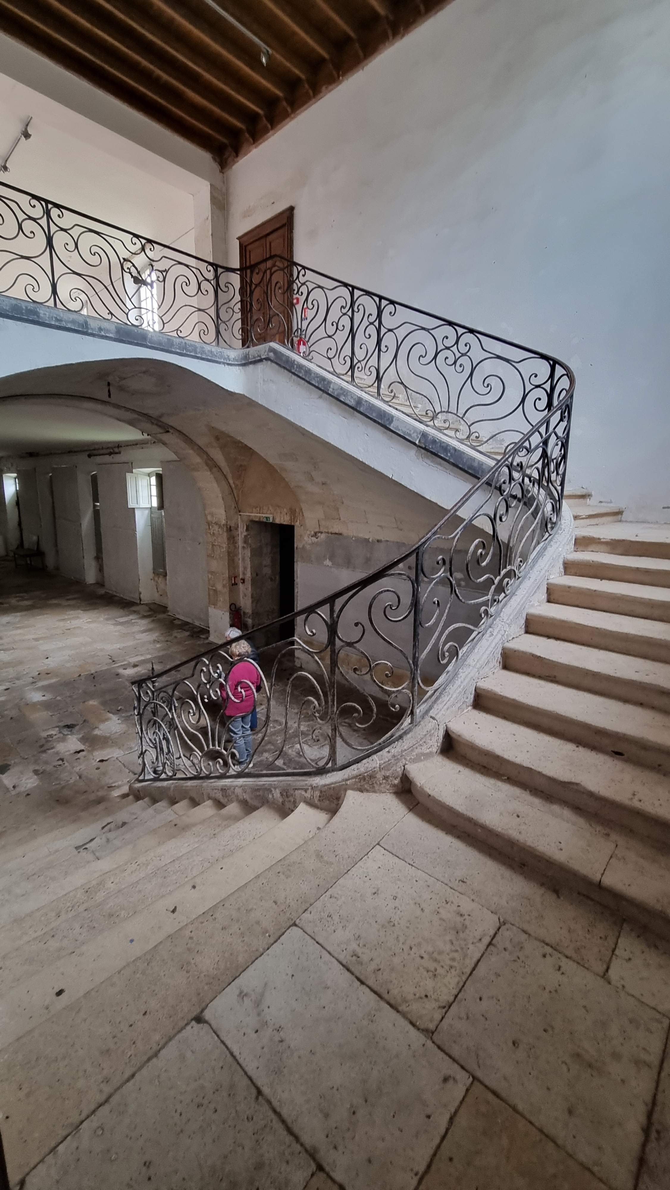 Abbaye de Vertheuil : l'envers du décor en visite guidée et photographies
