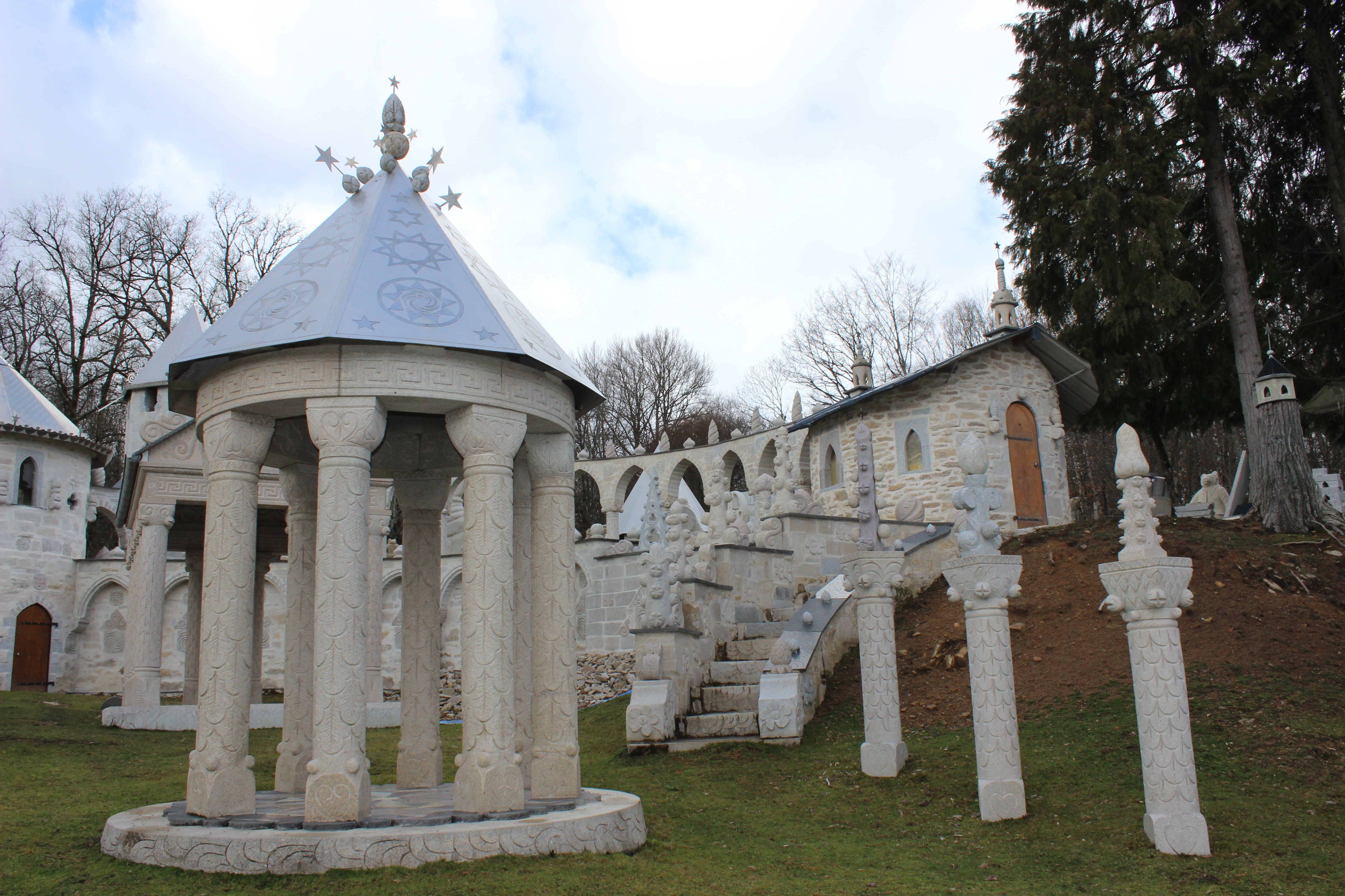 Visitez les Pierres Initiatiques de Saint-Nicolas