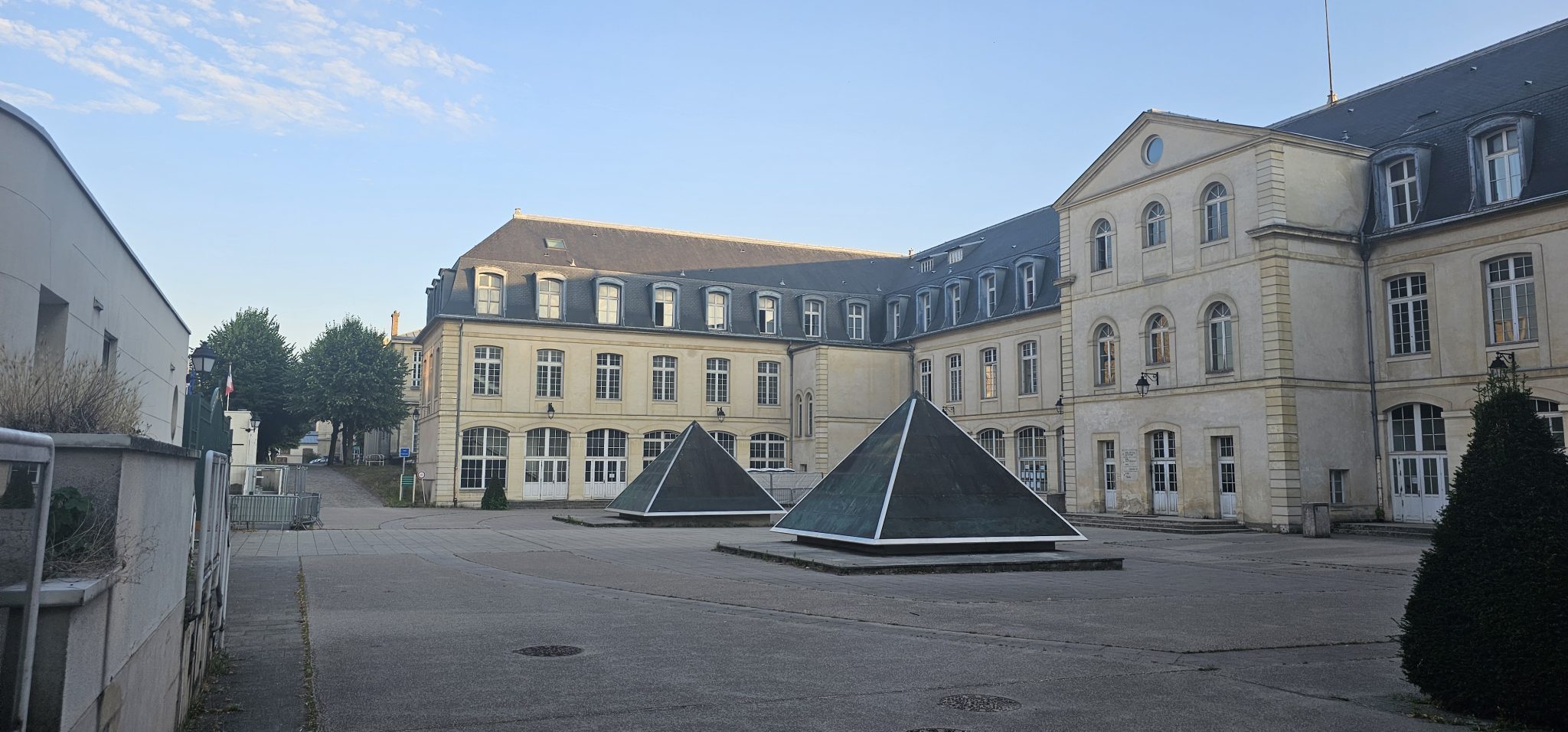 Visite guidée de la cité scolaire Michelet de Vanves suivie du Salon du livre Micheletien