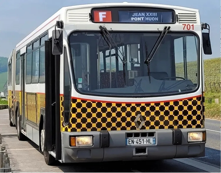 Parcours patrimonial guidé en bus : questions pour un rémois