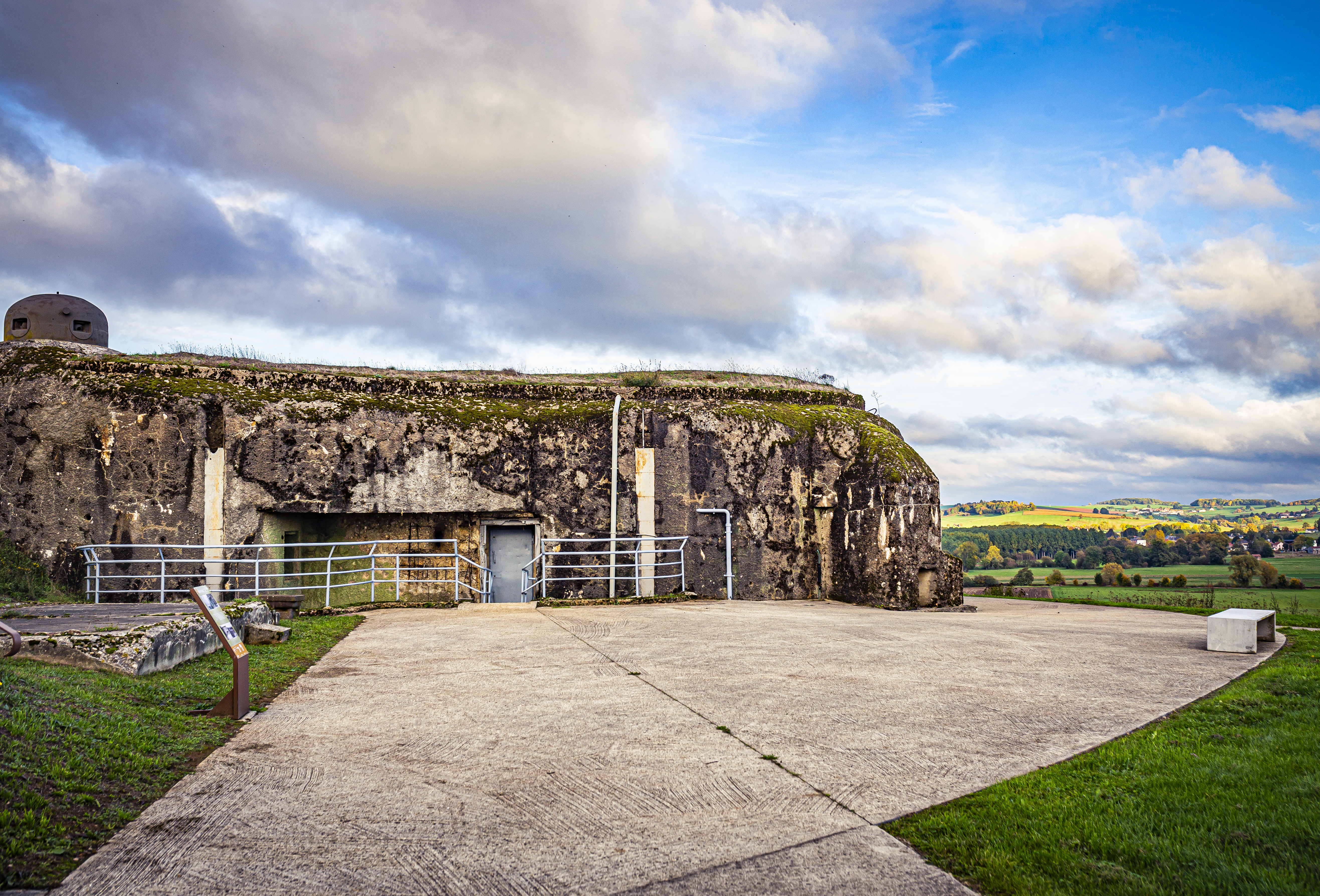 Visite guidée d'une fortification de la Seconde Guerre mondiale