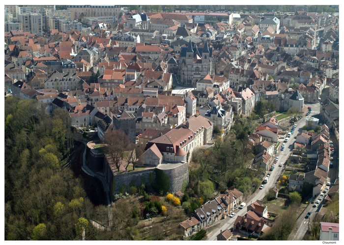 Découverte libre des remparts du Vieux Chaumont
