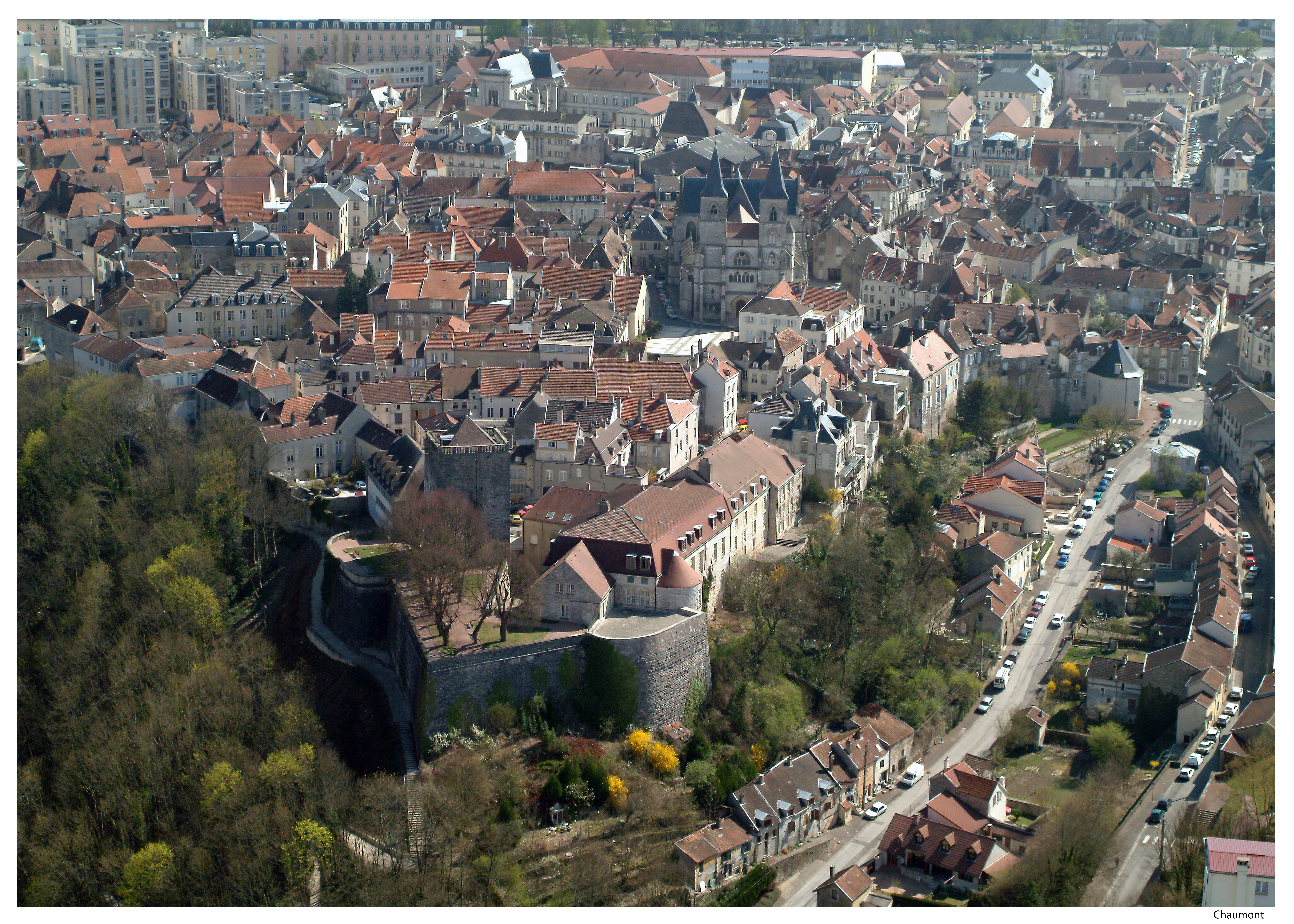 Découverte libre des remparts du Vieux Chaumont