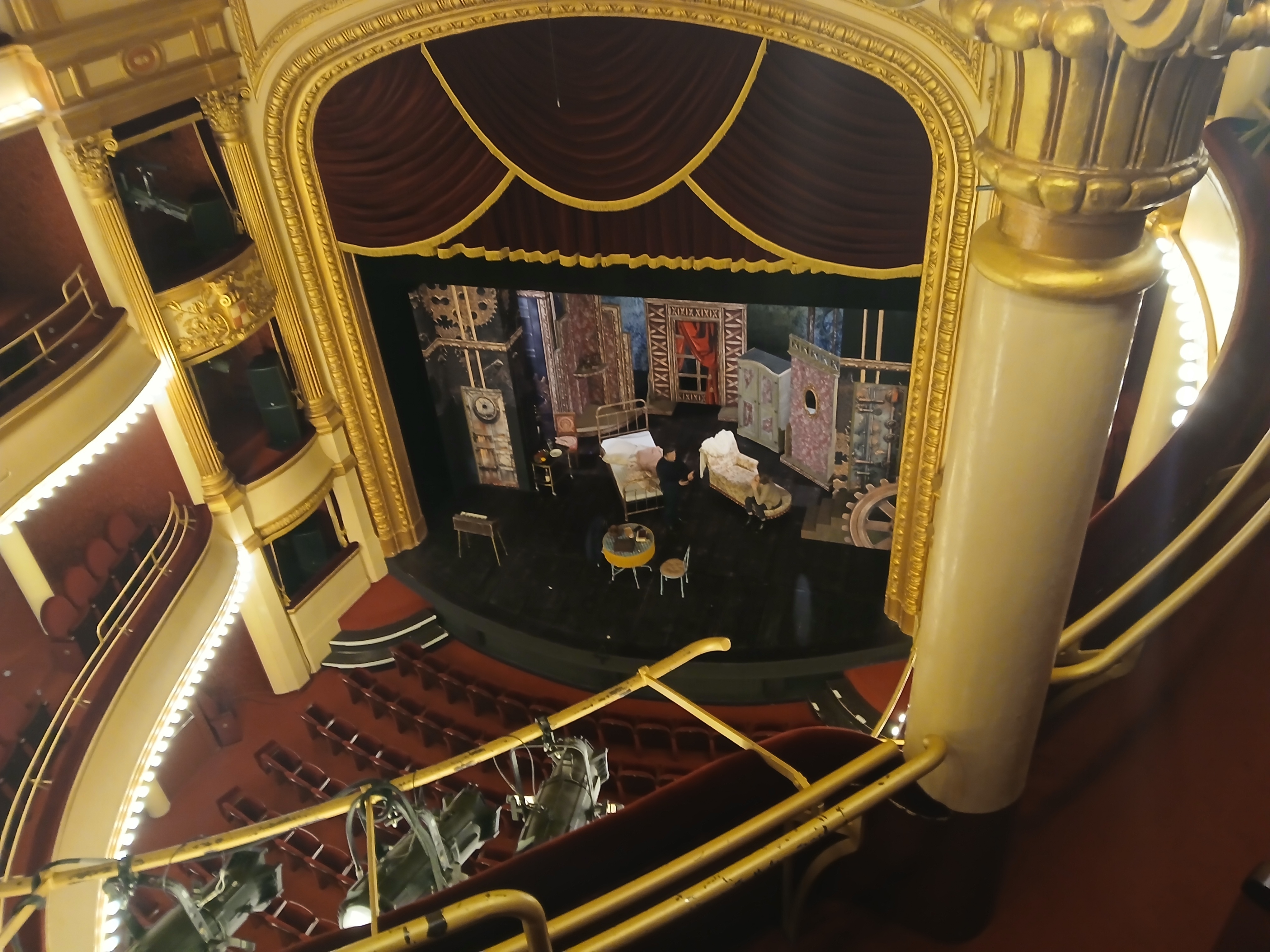 [Spécial scolaires] Levez les yeux : une visite d'un théâtre à l'italienne !