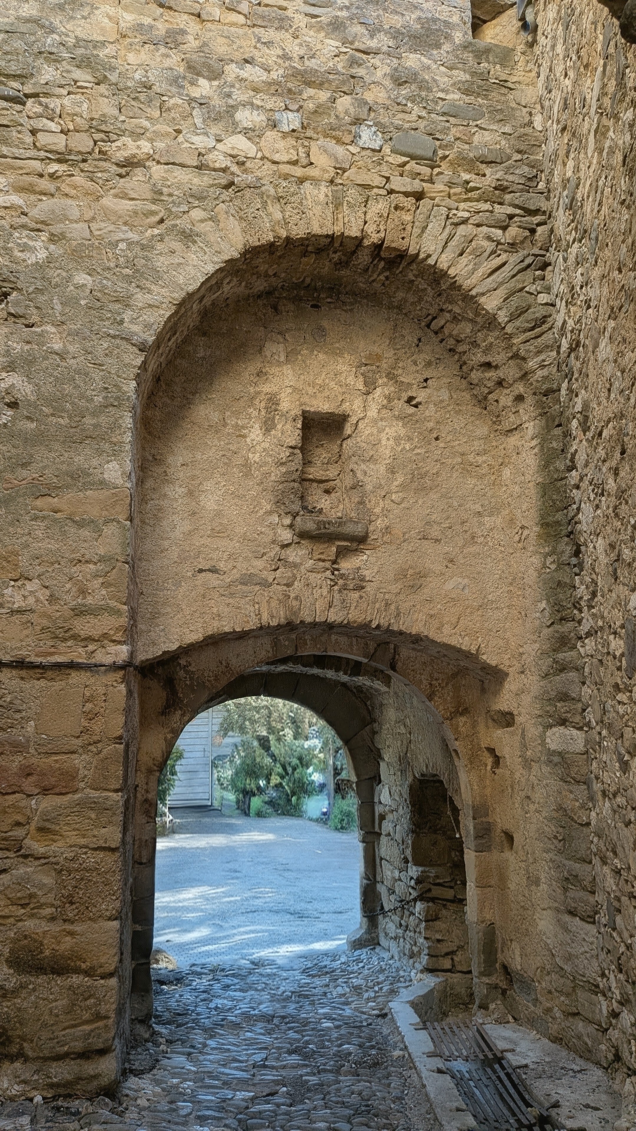 [Spécial scolaires] : la Tour-porte (le Porche) de La Caunette