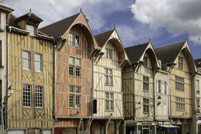 Affiche — Visitez le cœur historique de la ville sur diverses opérations de réhabilitation