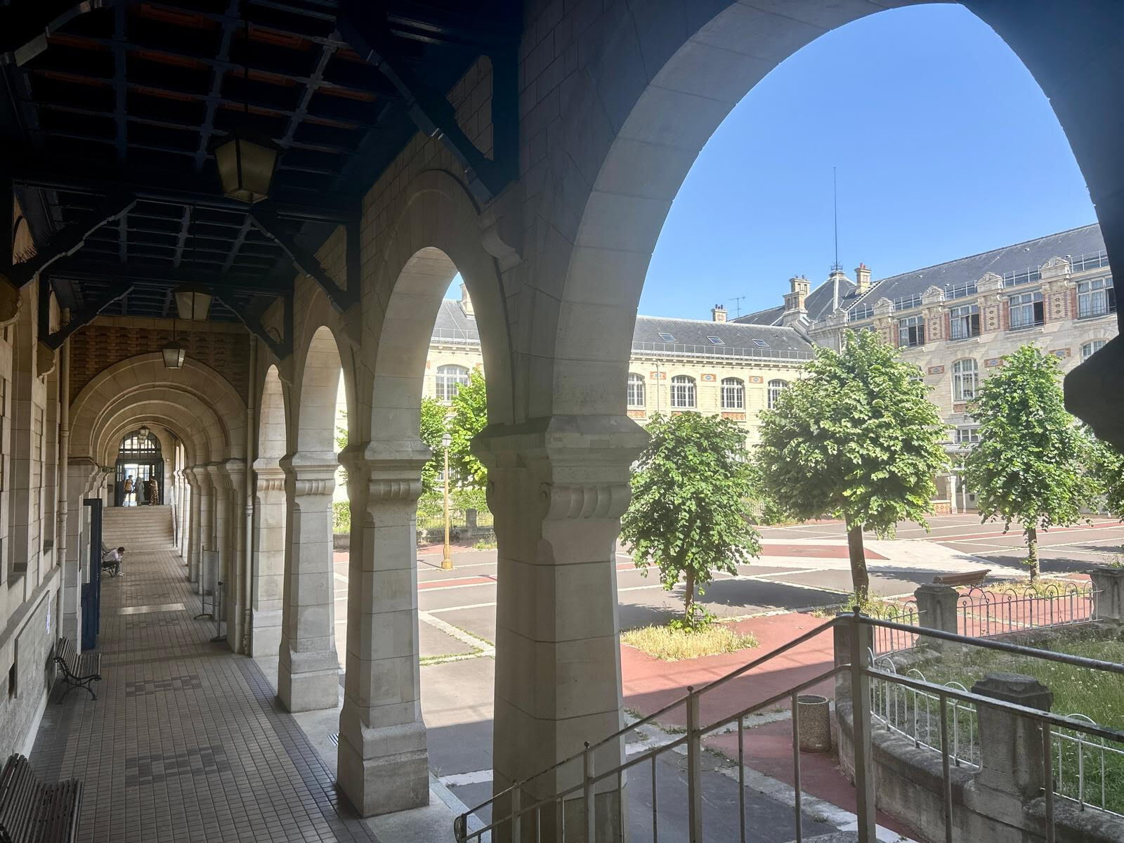 Visite et histoire du Lycée Voltaire à Paris 11ème