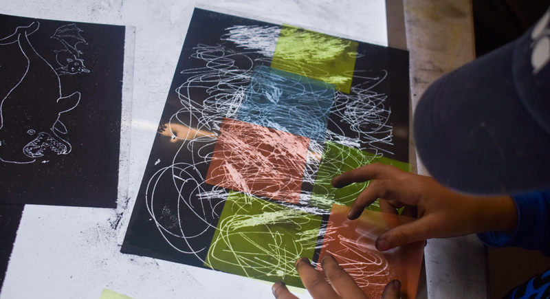 Atelier en famille aux Tanneries - Cartes colorées