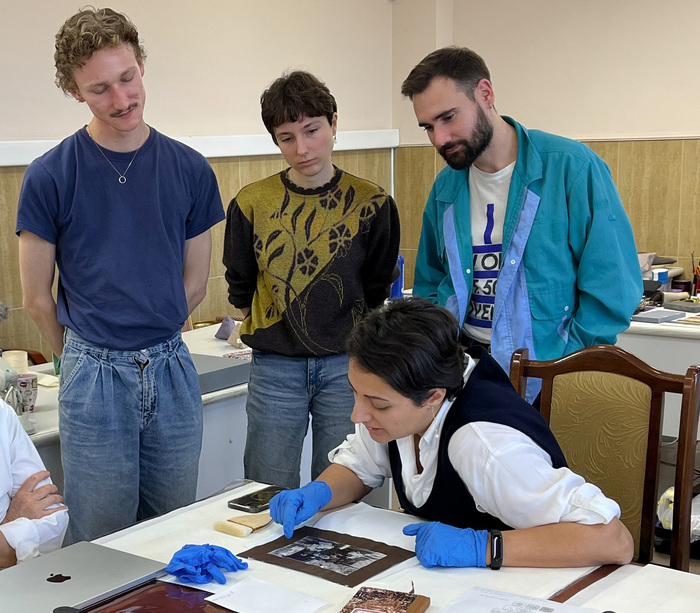 Chantier-école sur des collections photographiques du Matenadaran en Arménie