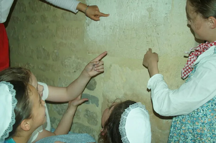 Animation jeune public : chasse aux graffitis, mystères au manoir