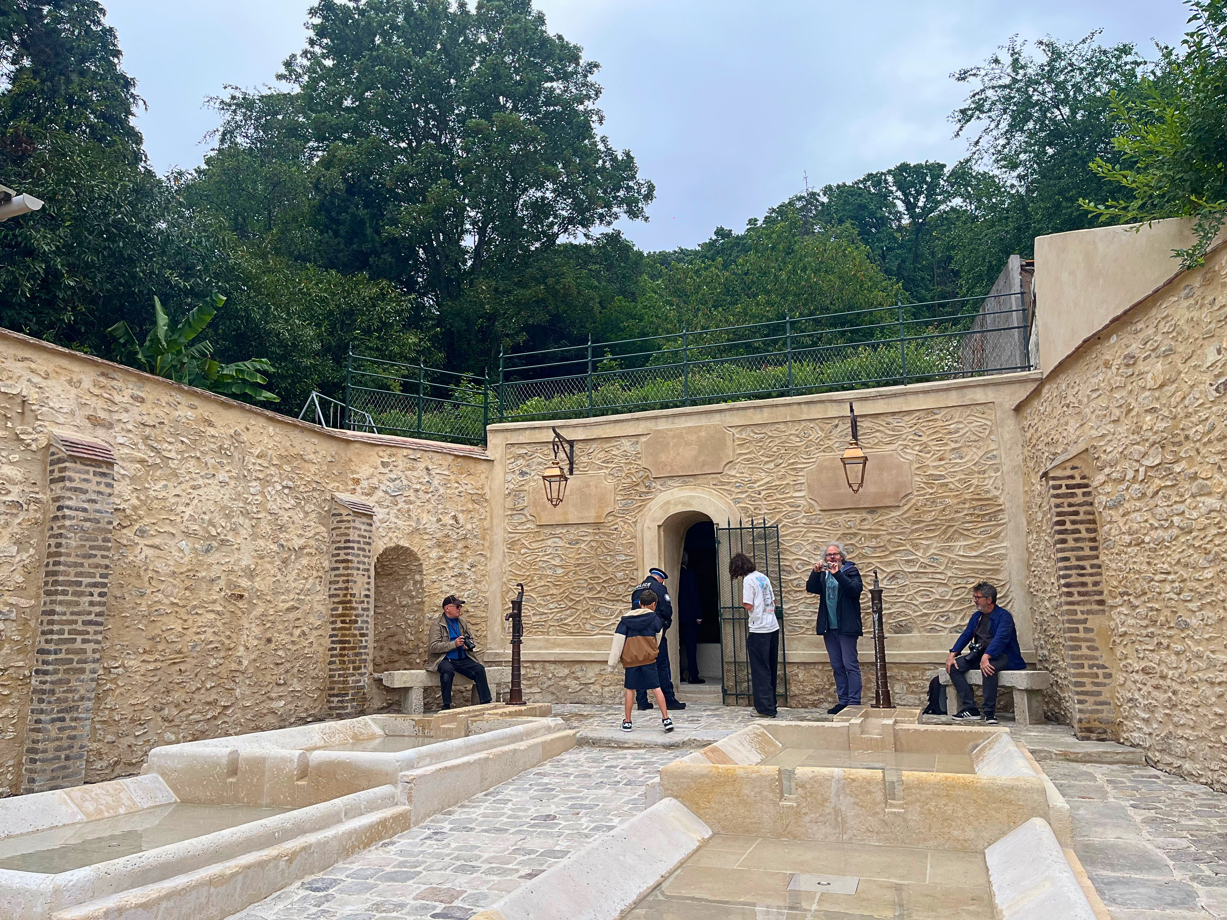 Visite du lavoir du Chenêt