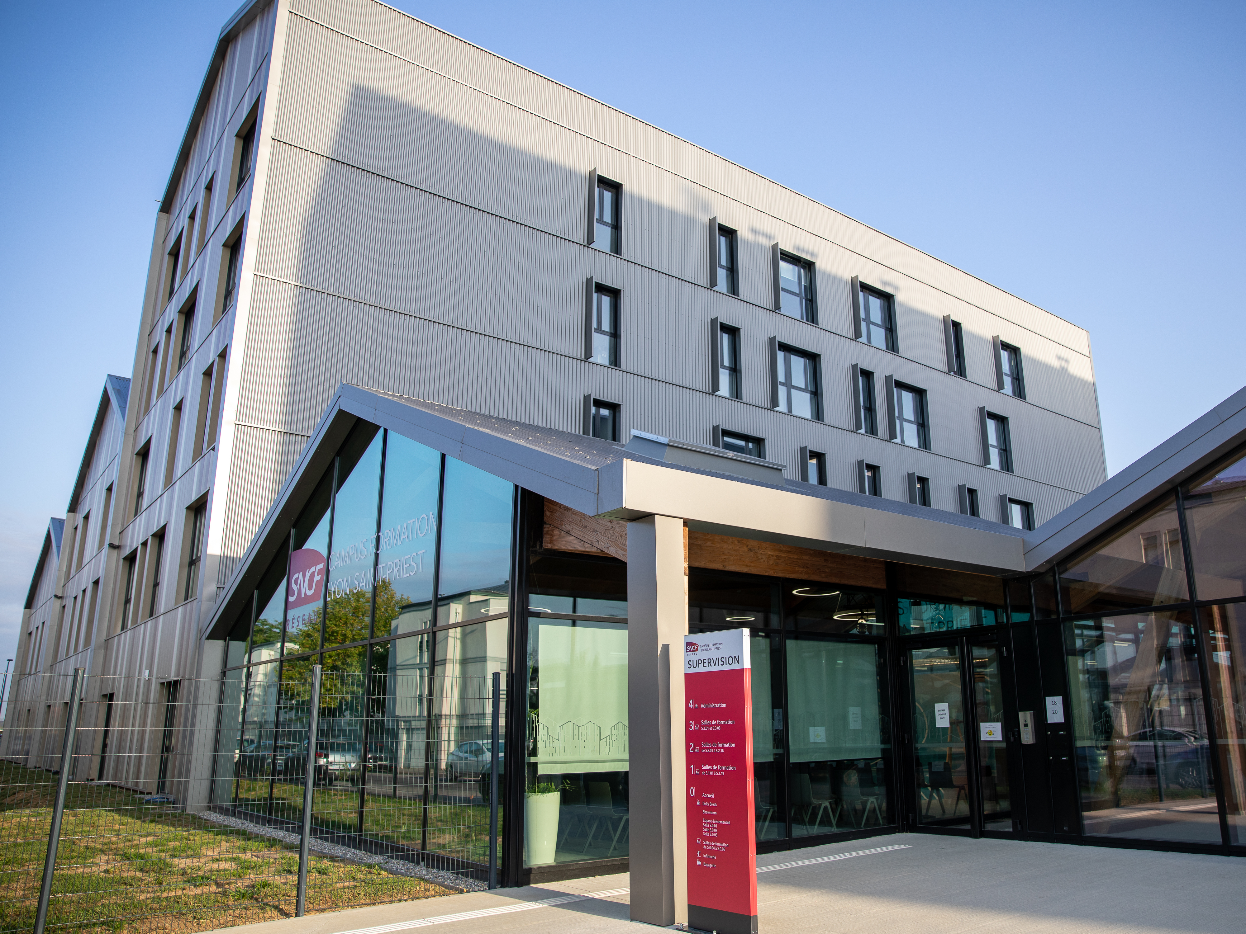 Venez découvrir le campus de formation de SNCF Réseau à Lyon Saint Priest!