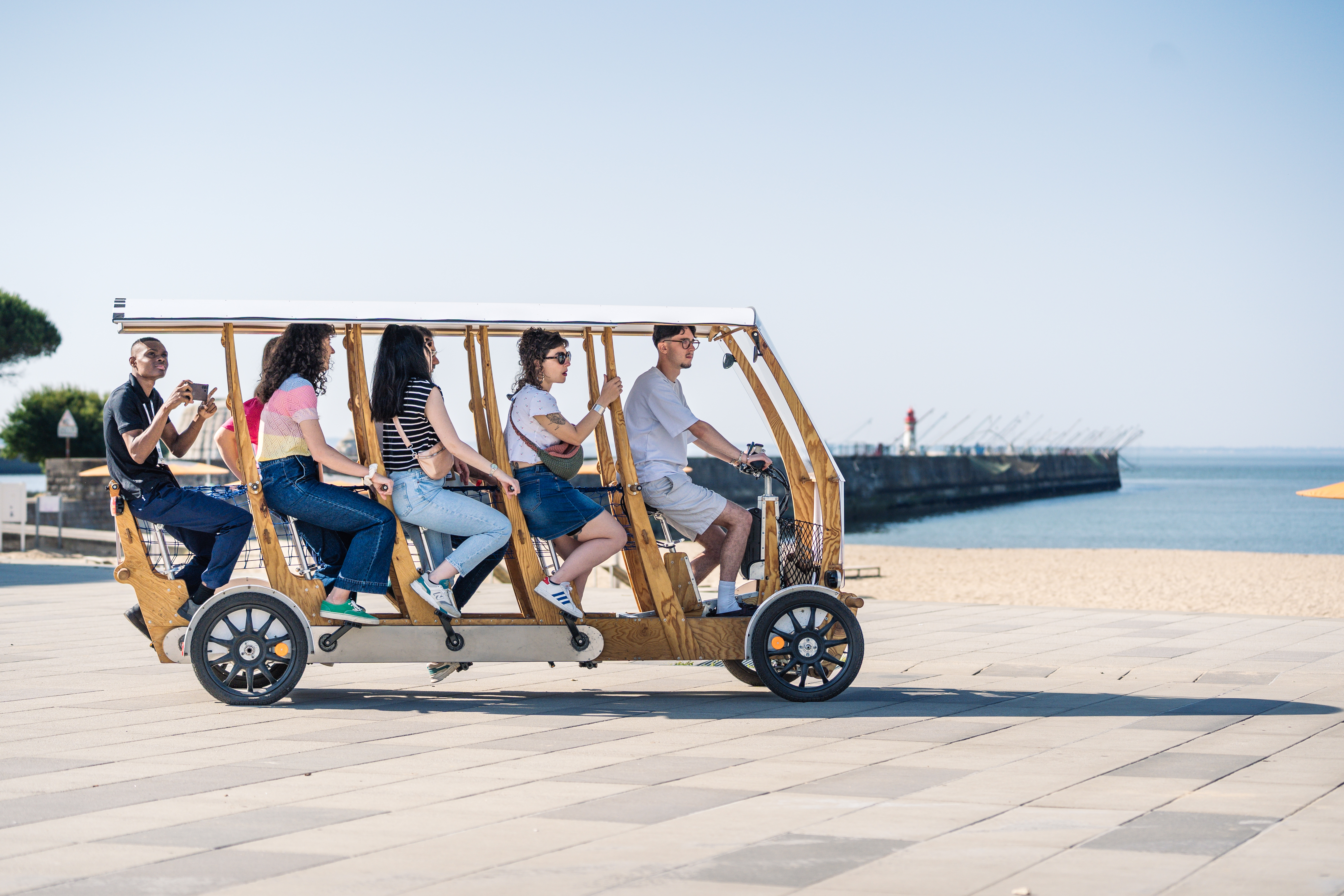 BELLEVUE EN WOODYBUS - visite insolite