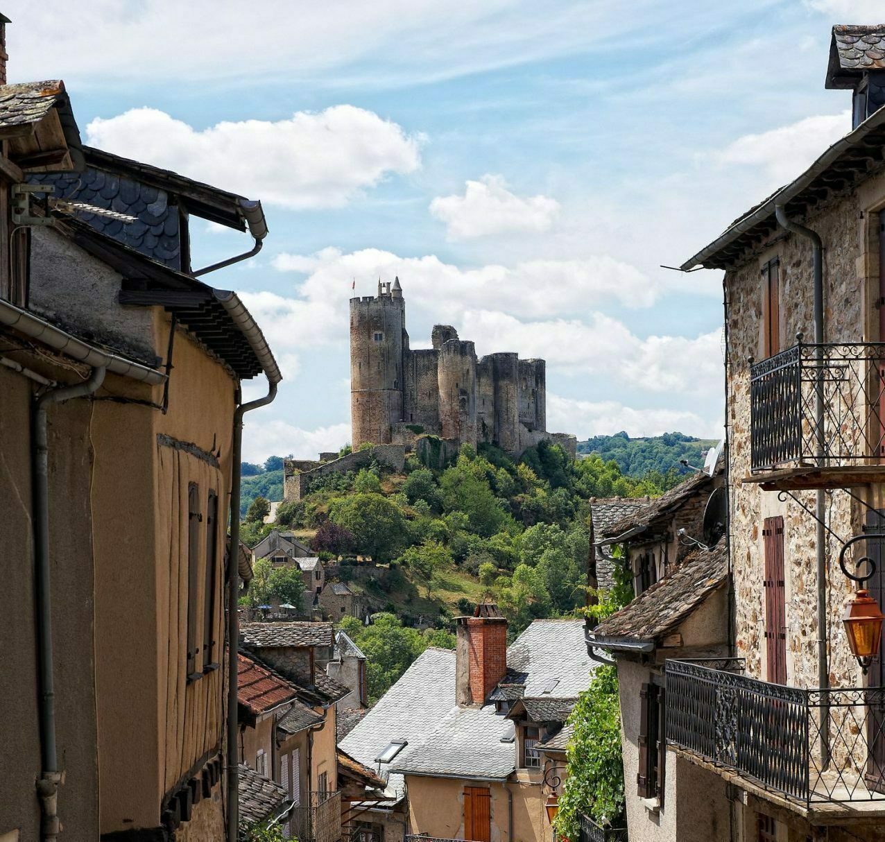 Venez explorer le village de Najac !