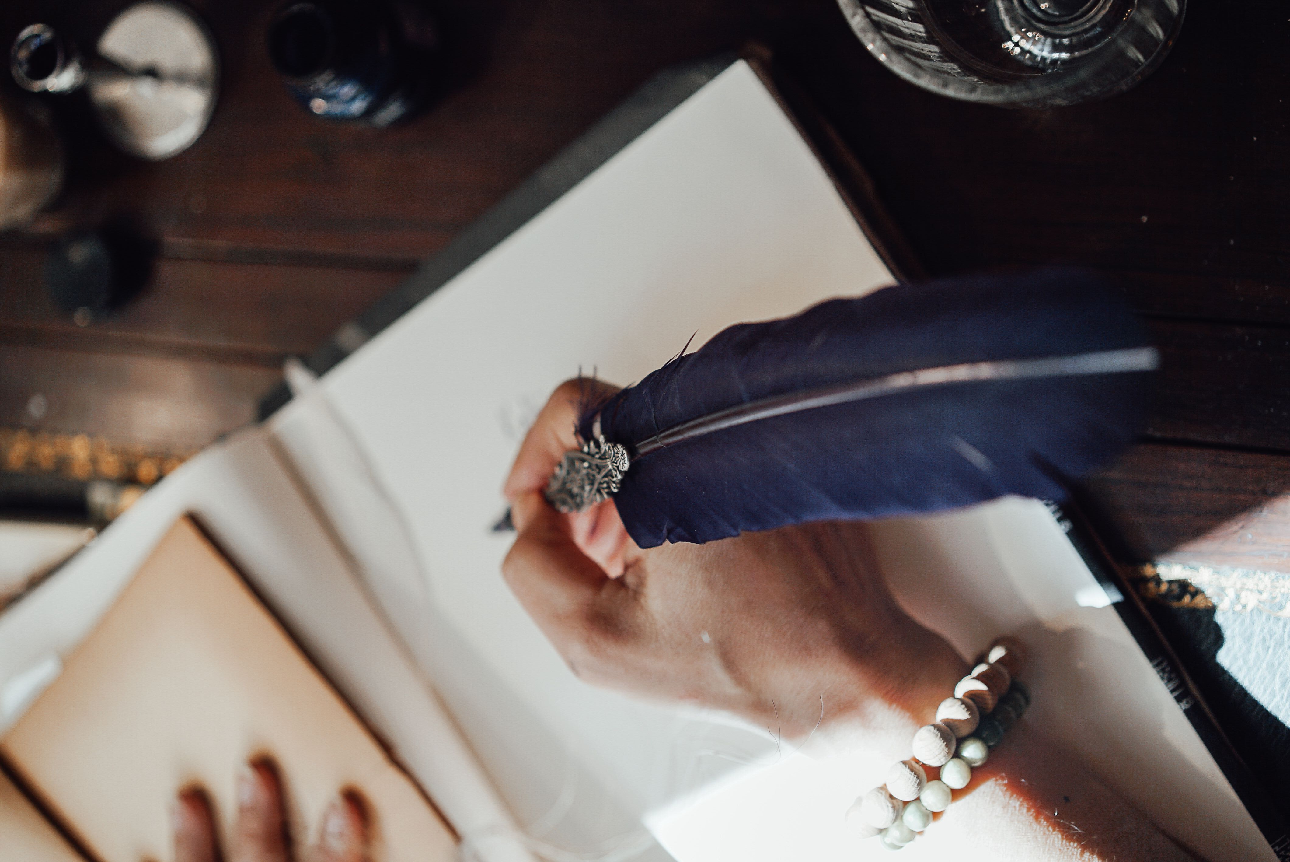 Atelier écriture et dessins à la plume et à l'encre