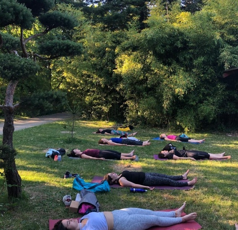 Estives 2026 – Séances de yoga par Éléphant Yoga Studio