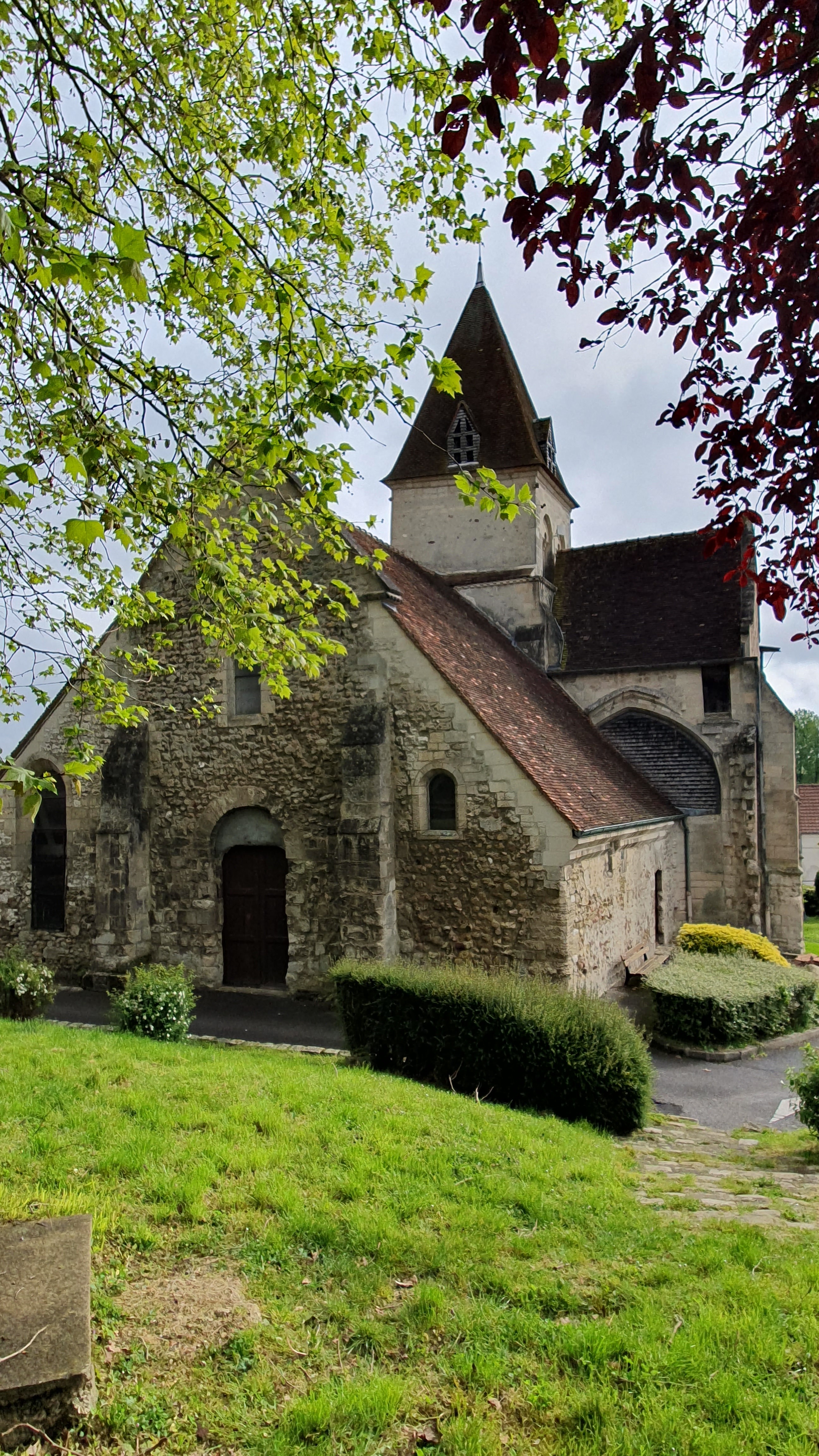 visites de l'église Saint-Pierre de Jaux